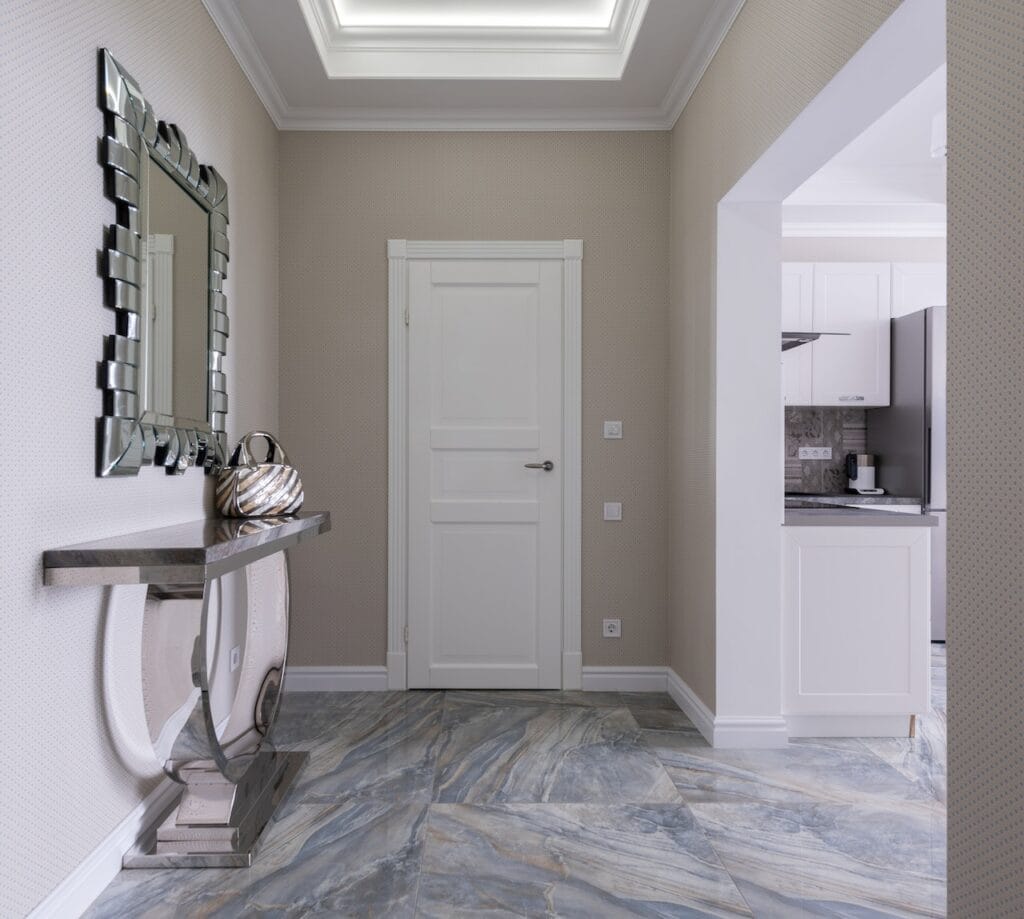 Kiezen tussen flexibele plinten of houten plinten