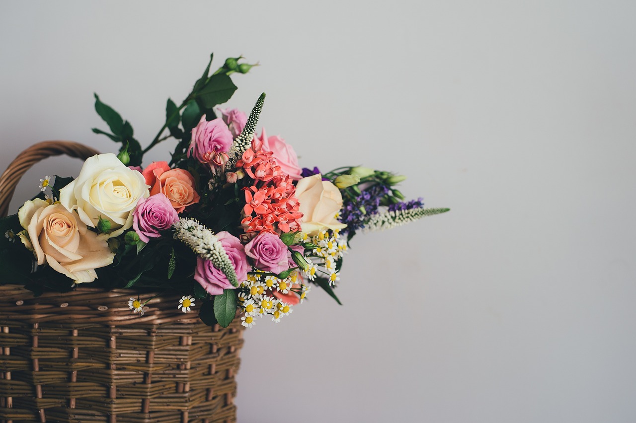 Wens een vrouw beterschap met bloemen